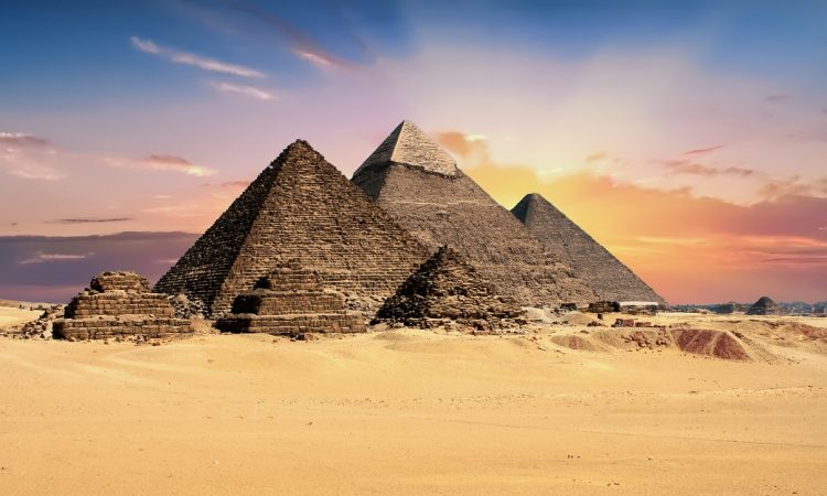 К чему снятся пирамиды?